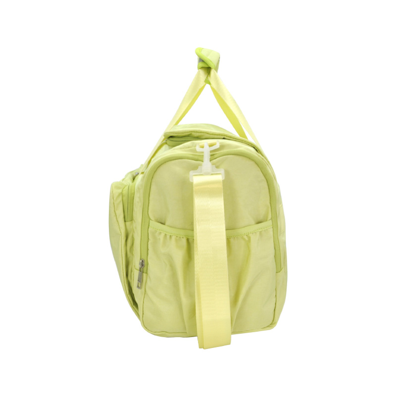 Sleek Weekend Duffle for Sports Enthusiasts